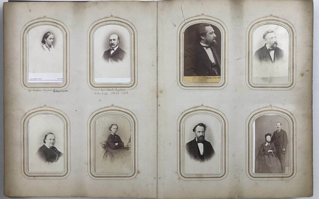 Les albums de photographies de la BCU Fribourg